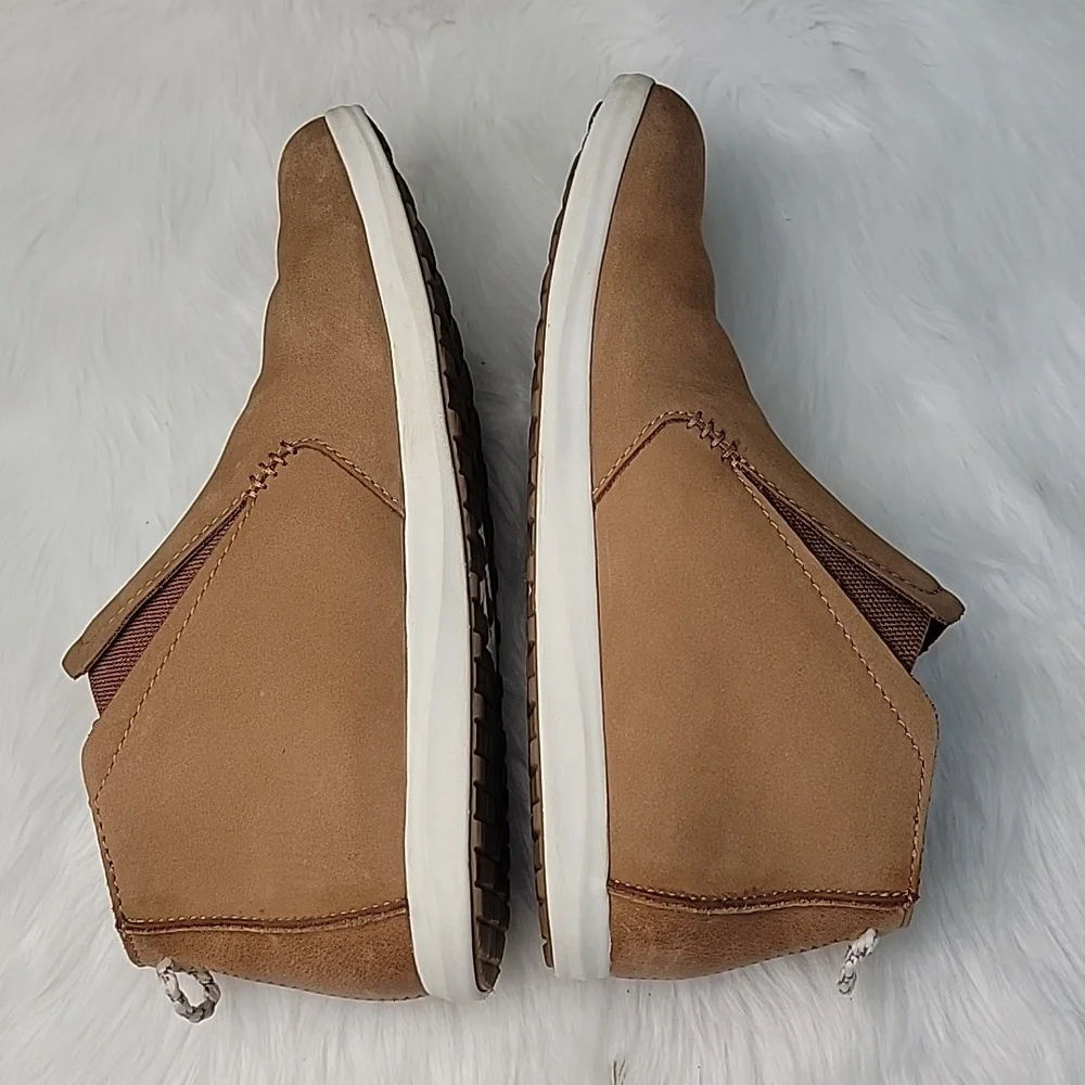 OLUKAI Hawai‘iloa Manu Hope Fox Nubuck Leather Slip On Boho Ankle Bootie Boots 8